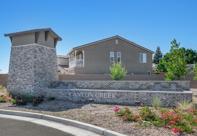 Building Photo - $2,195 Belmont & Armstrong, Gated Community - N Cattail Ct, Fresno / Solar!