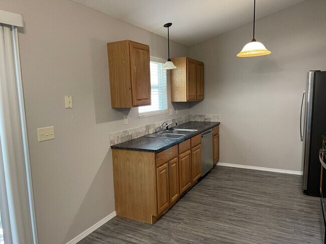 Building Photo - KU3-Osage Duplex 3