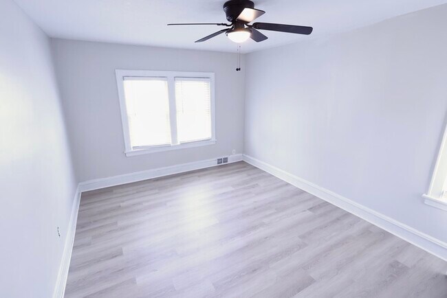 Building Photo - 295 Noble Ave