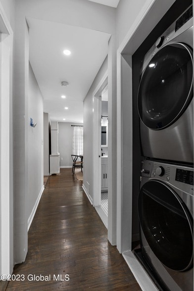 Building Photo - 10 Marion Pl