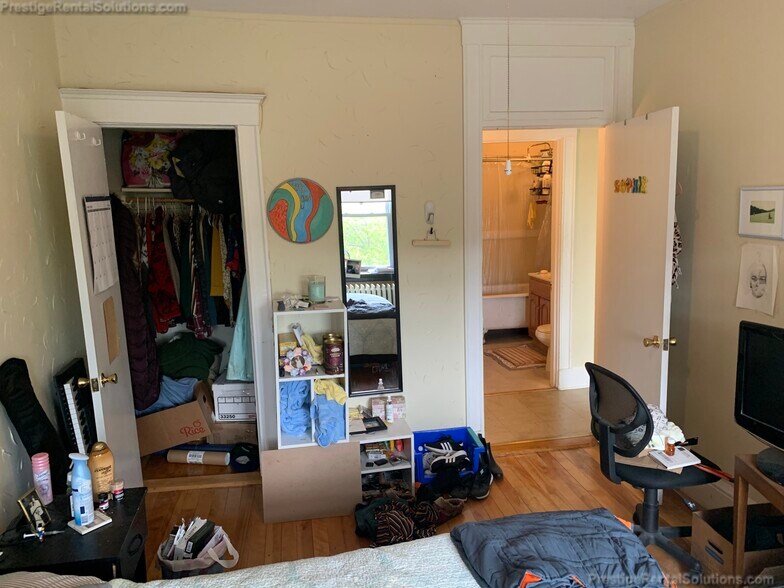 Building Photo - 238 South St