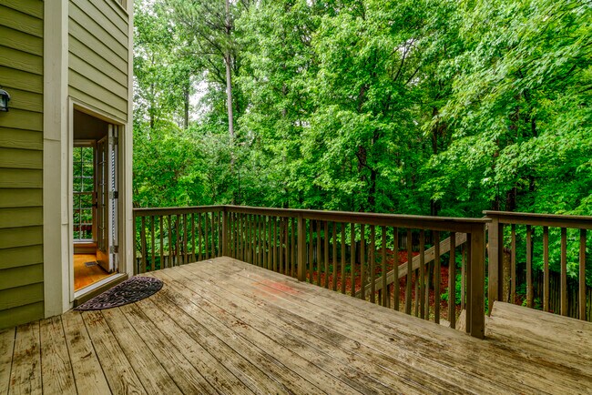 Building Photo - 3627 Chestnut Dr