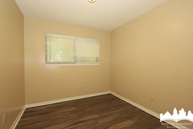 Building Photo - 11853 Dr Logan Rd