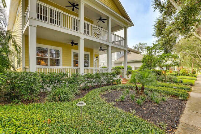 Building Photo - 166 21st Ave N