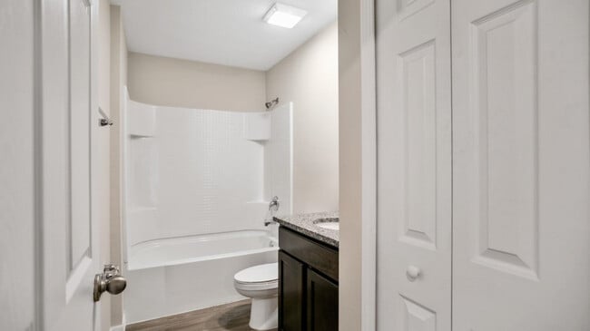 Building Photo - 432 NE Juanita Ct