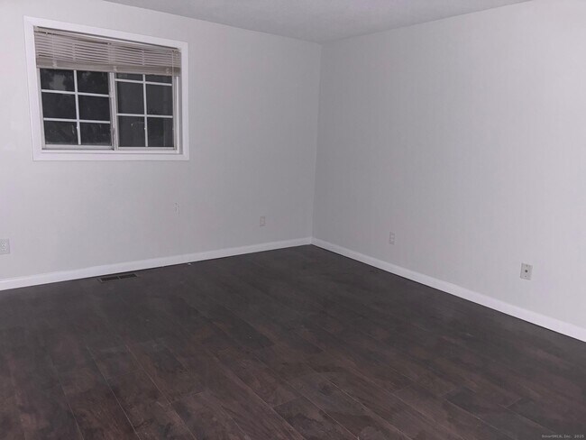 Building Photo - 9 Patricia Rd