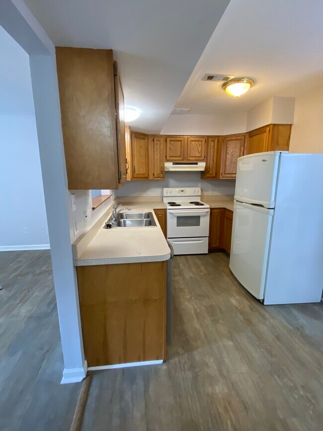 Building Photo - 569 Campbells Creek Dr