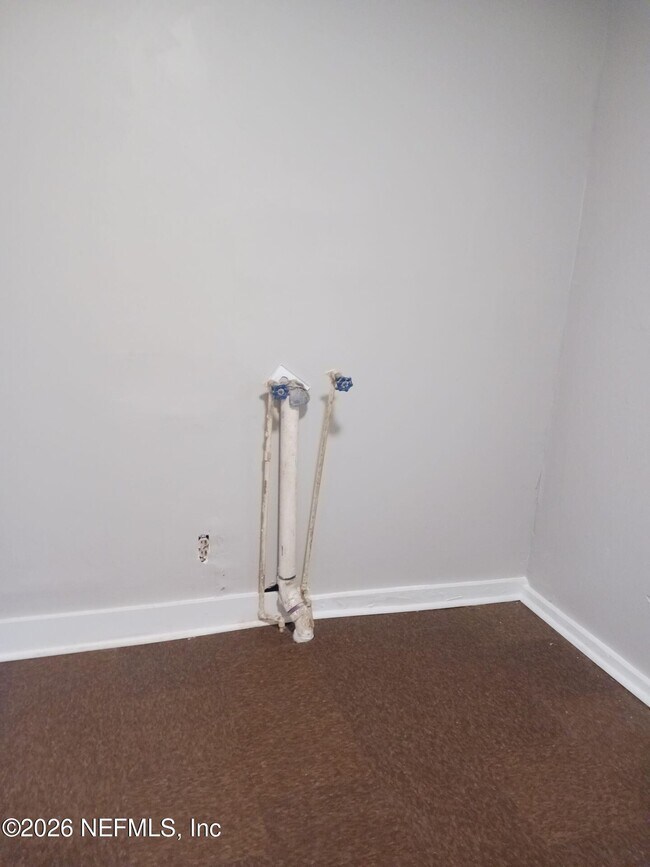 Building Photo - 1358 W 23rd St