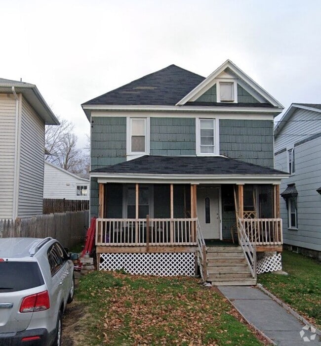 Building Photo - 3 Bedroom | 1 Bathroom | $1,600