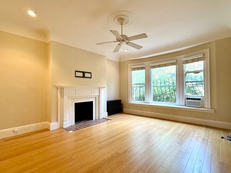Primary Photo - 330 Dartmouth St