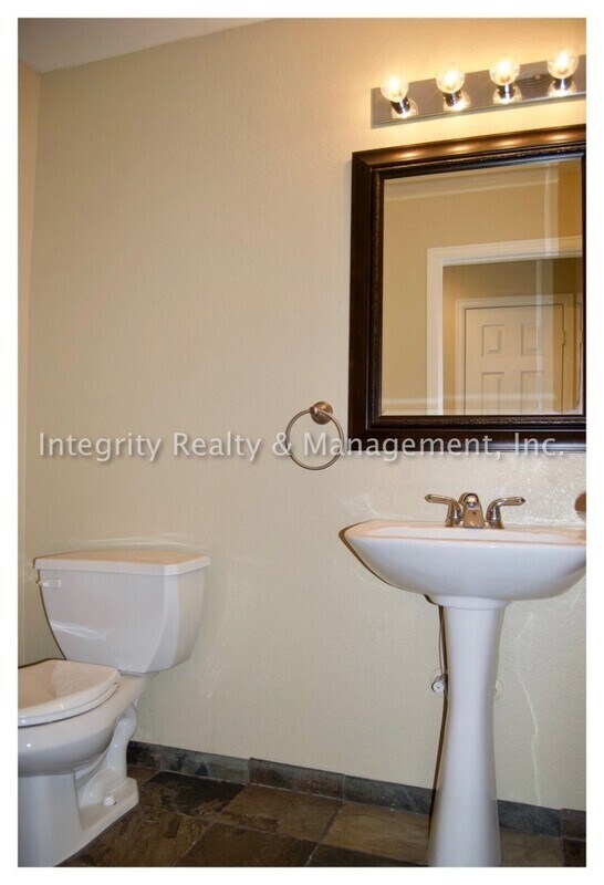 Building Photo - 6056 Raleigh Cir