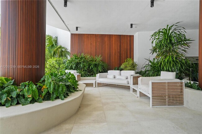 Building Photo - 6365 Collins Ave