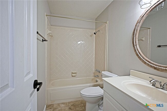 Building Photo - 953 River Bank