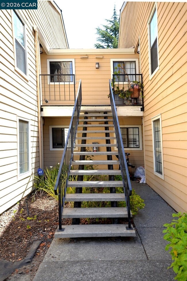 Building Photo - 182 Eastridge Dr