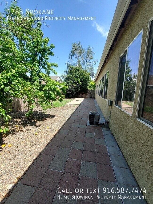 Building Photo - 1788 Spokane-