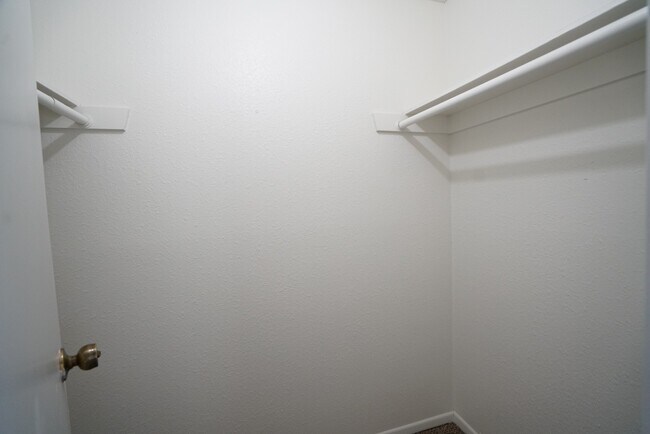 Building Photo - 3619 Villa Knolls E Dr