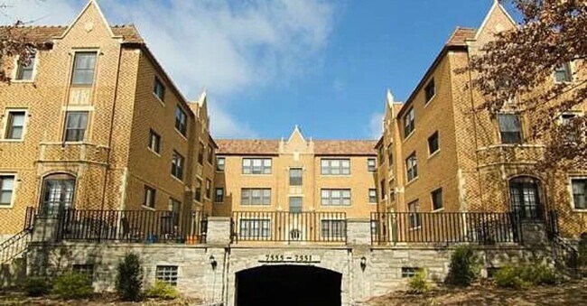 Building Photo - 7555 Byron Pl