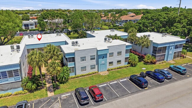 Building Photo - 452 Normandy Ln