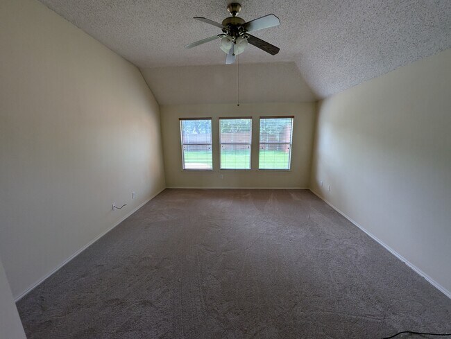 Building Photo - 1433 Fieldstone Dr