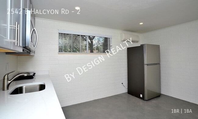 Building Photo - Hedrick Acreage 1 Bed 1 Bath Guest House - Recent Remodel