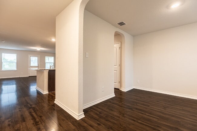 Building Photo - 2918 Lindenwood Run