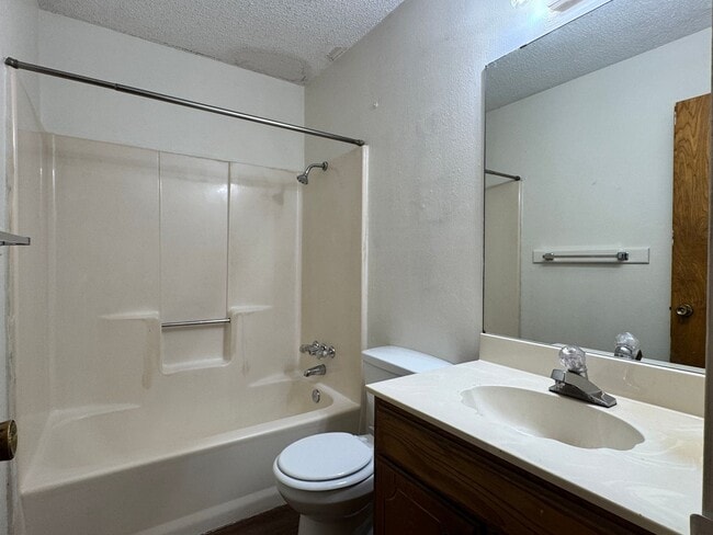 Building Photo - 10802 Kiamichi Dr