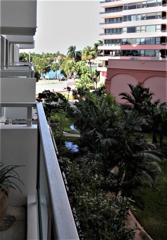 Building Photo - 5161 Collins Ave