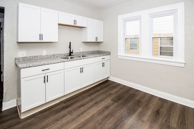 Building Photo - 5153 Cato St