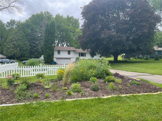 Building Photo - 17620 8th Ave N