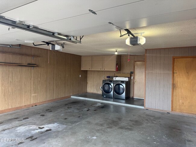 Building Photo - 8800 Sampson Ct