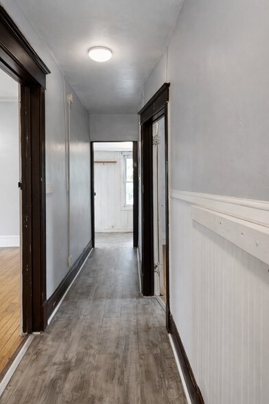 Building Photo - 1212 Como Ave SE