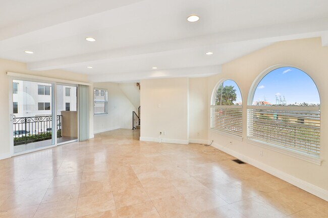 Building Photo - 1701 Crescent Ave