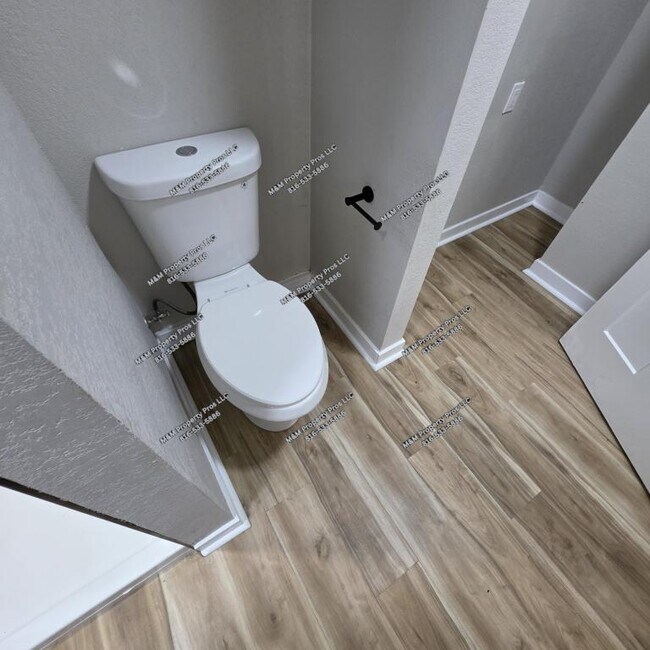 Building Photo - 7610 E 113th St