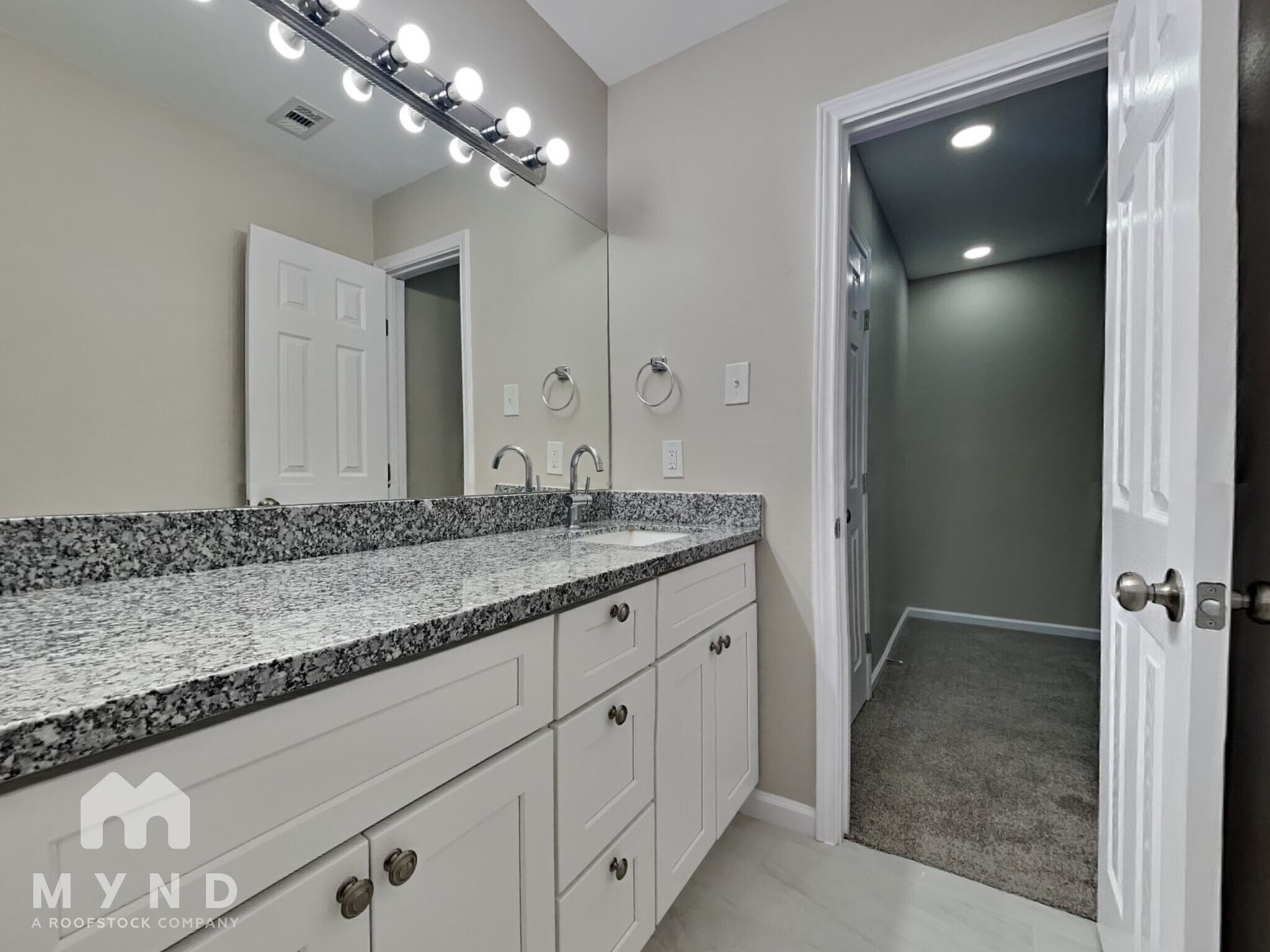 Building Photo - 6015 Barany Ct