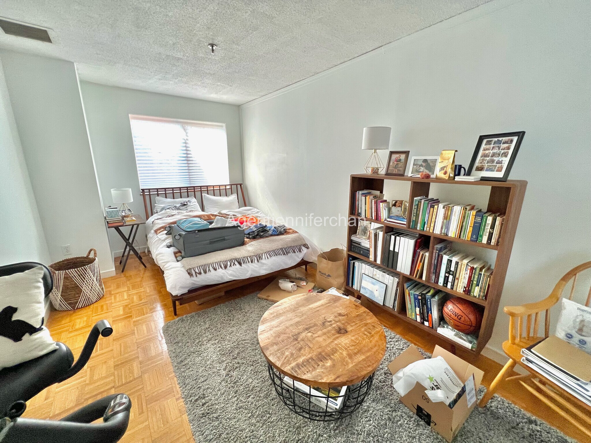 Building Photo - 147 Kelton St