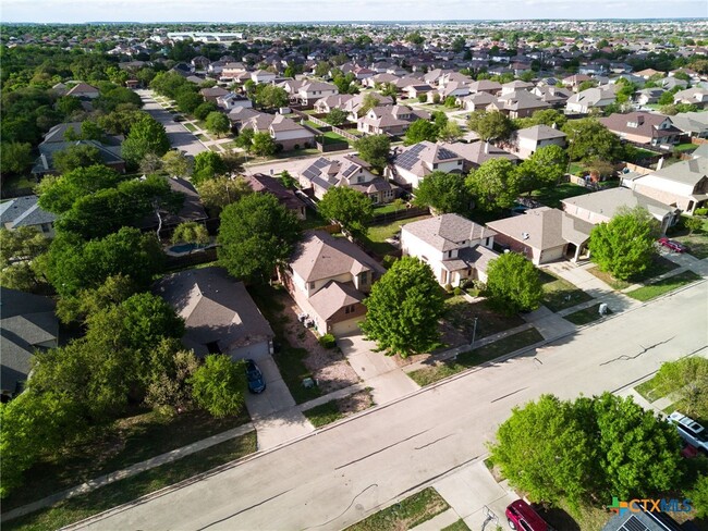 Building Photo - 5405 English Oak Dr