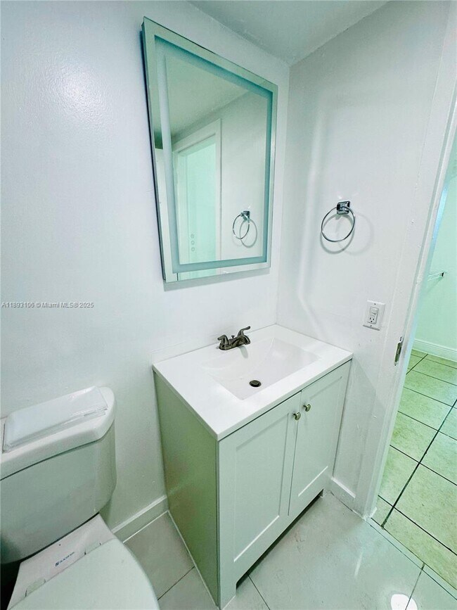 Building Photo - 1805 Sans Souci Blvd