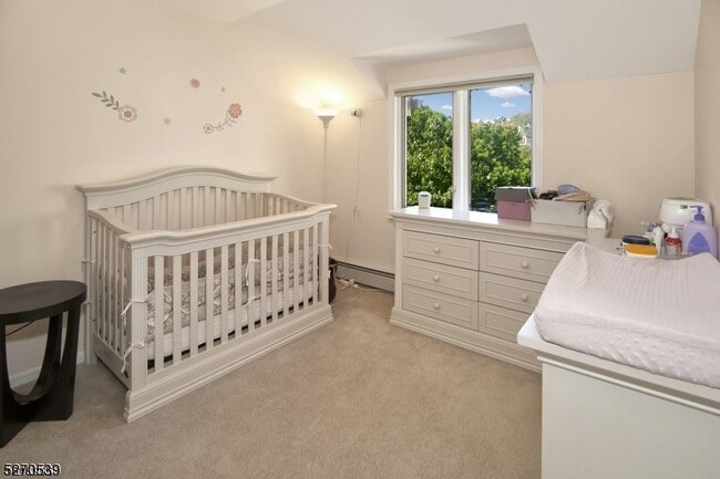 Building Photo - 42 Schindler Terrace