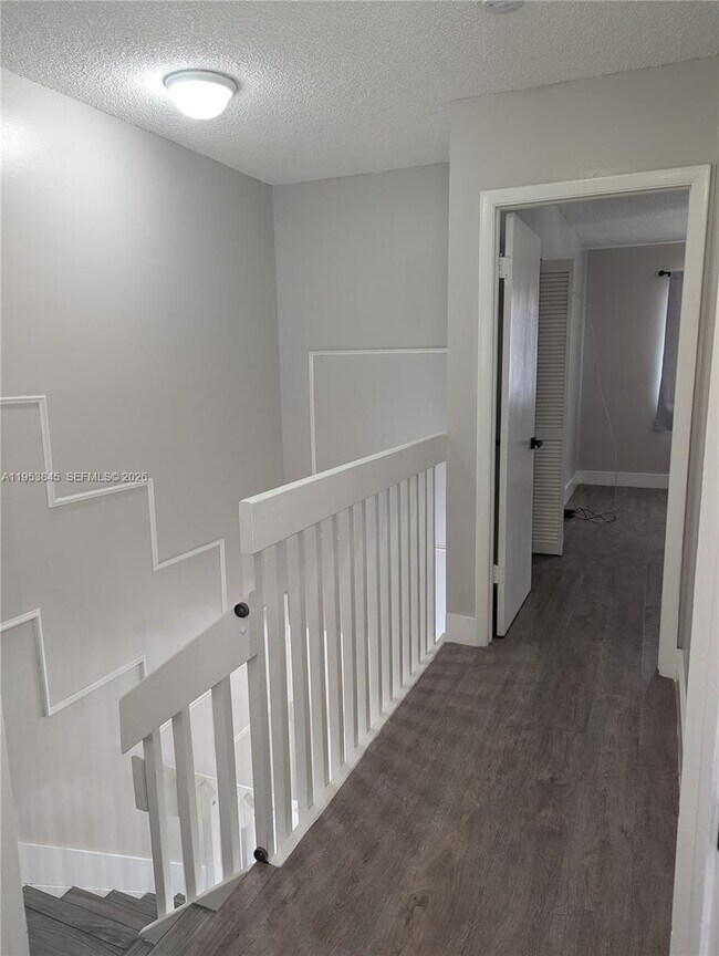 Building Photo - 641 NW 105th Way