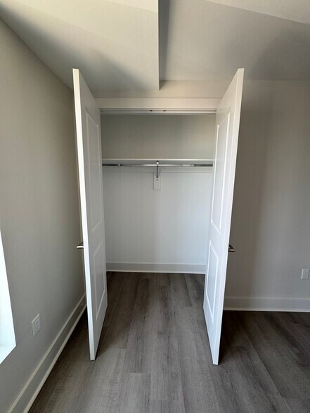 Building Photo - 386 Atwells Ave