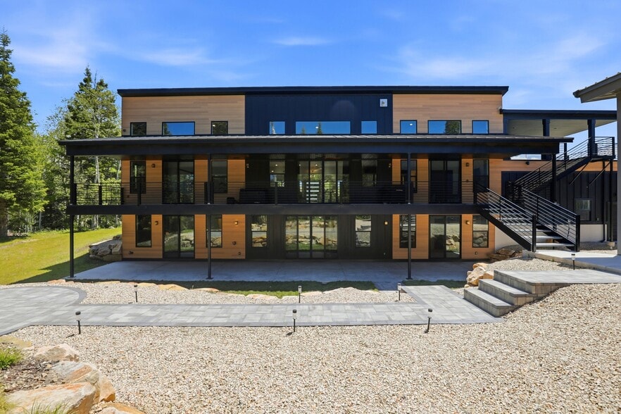 Building Photo - 1000 W Upper Cove Rd