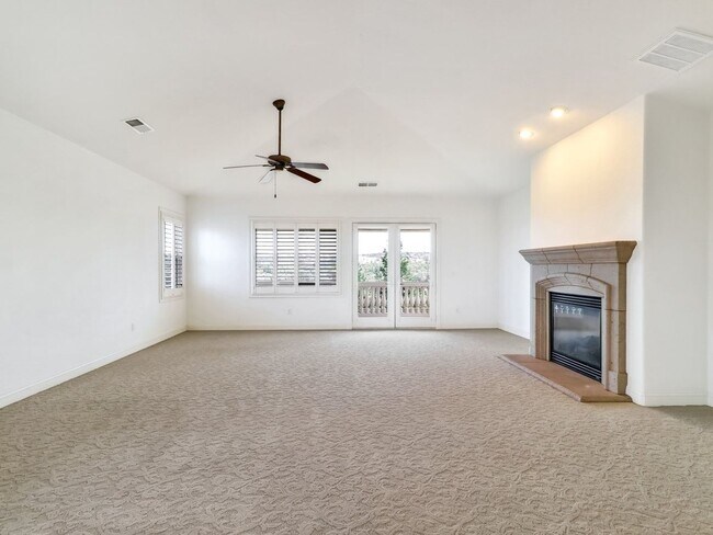 Building Photo - Beautiful custom home in The Promontory in...