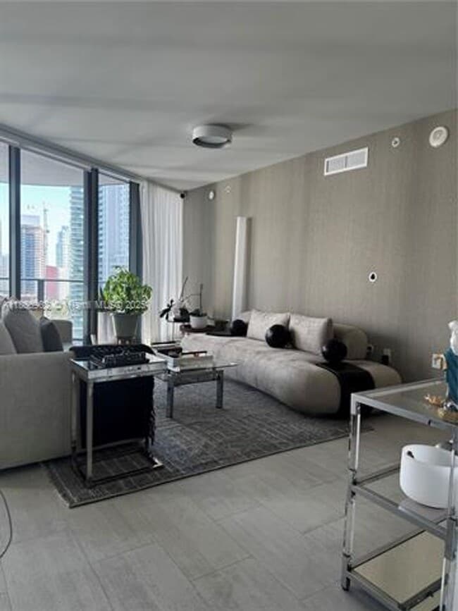 Building Photo - 1000 Brickell Plaza