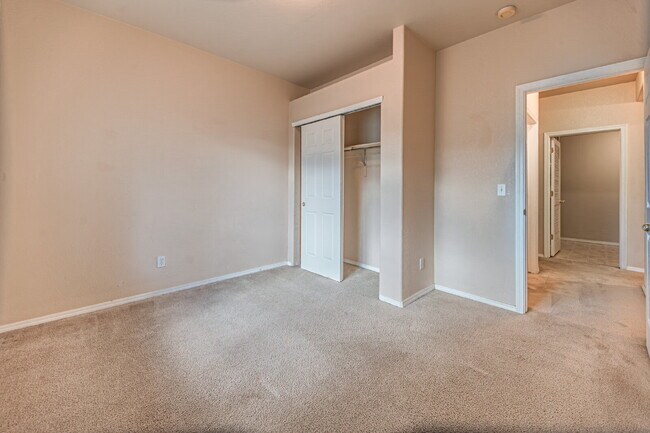 Building Photo - 3080 Mandalay Grove