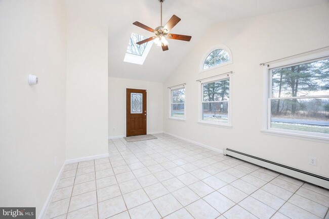 Building Photo - 5816 Upper Ridge Rd