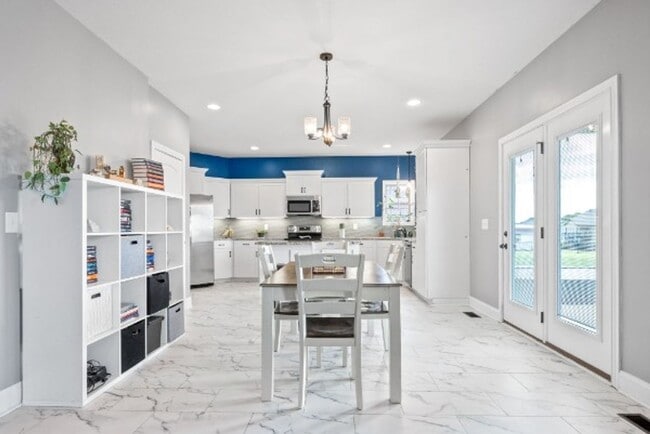 Building Photo - Stunning Home in Wellington Fields Ready f...