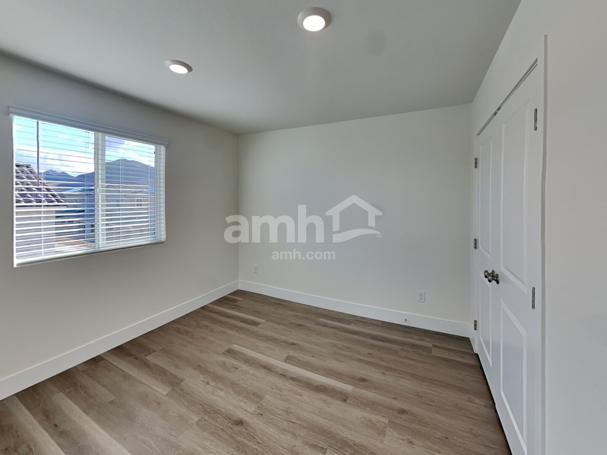 Building Photo - 8917 Dwarf Chin Ave