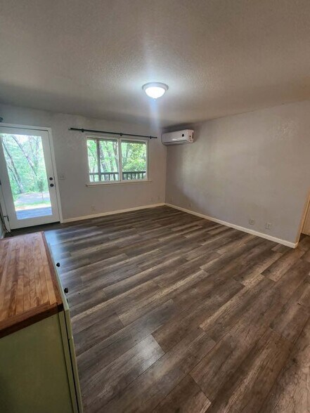 Building Photo - 12896 Rices Crossing Rd