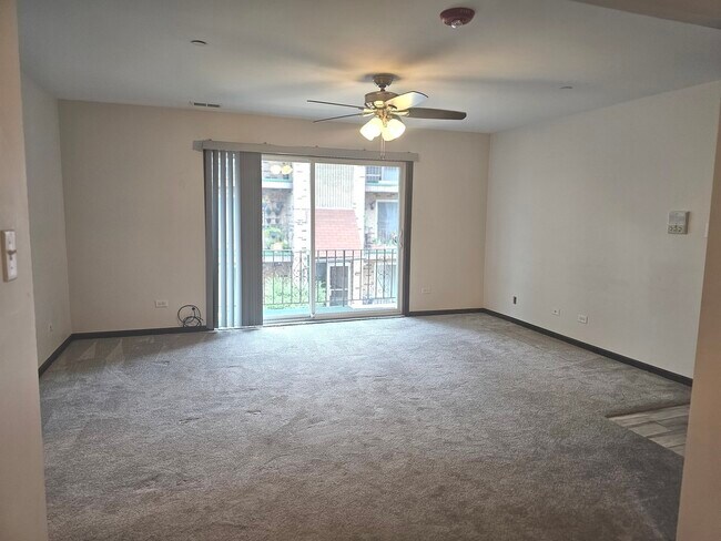 Building Photo - 7121 Laverne Ln