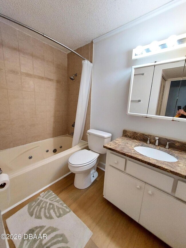 Building Photo - 55 Vining Ct